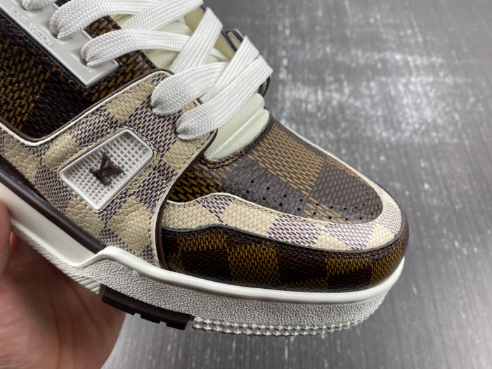 LV TRAINER SNEAKER