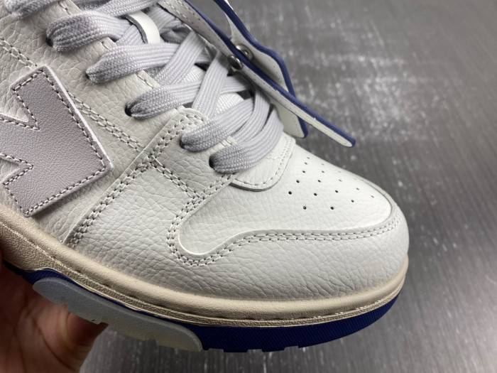 OFF-WHITE SNEAKER