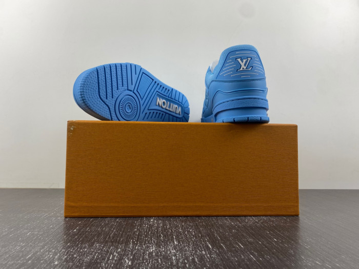 LV TRAINER SNEAKER