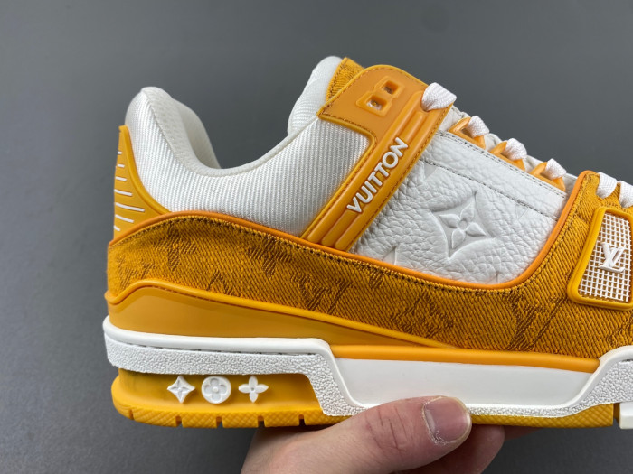 LV TRAINER SNEAKER