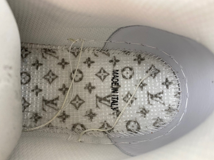 LV TRAINER SNEAKER