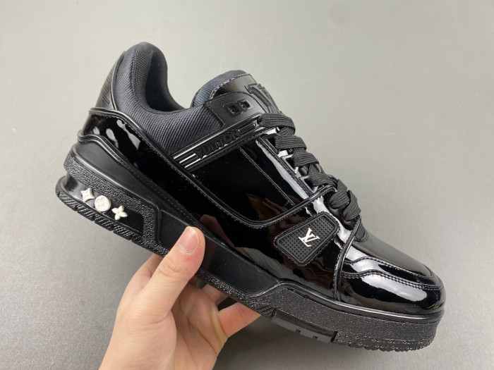 LV TRAINER SNEAKER