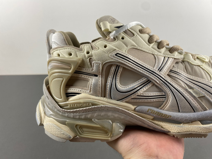 BLCG RUNNER SNEAKER 772767 W3RNY 9797