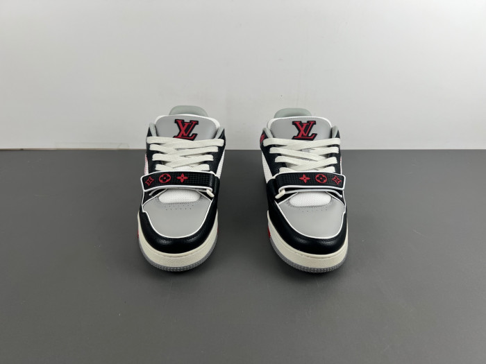LV TRAINER SNEAKER 24083001