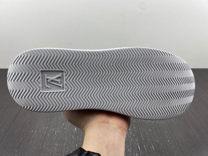 LV LOW-TOP SNEAKER