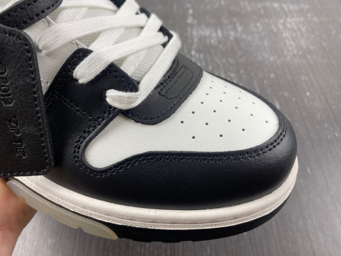 OFF-WHITE SNEAKER