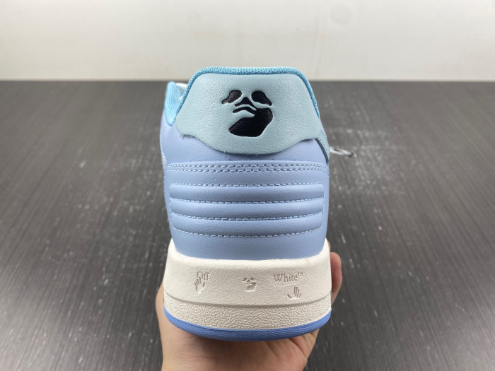 OFF-WHITE SNEAKER