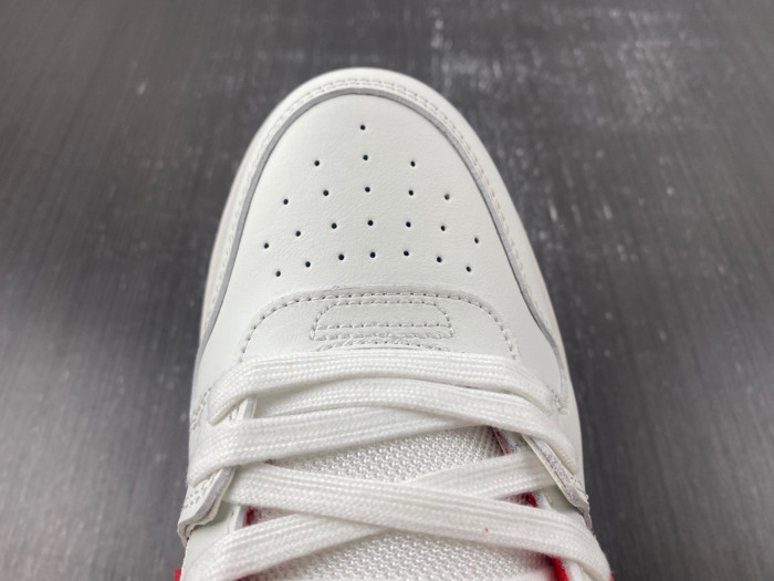 OFF-WHITE SNEAKER