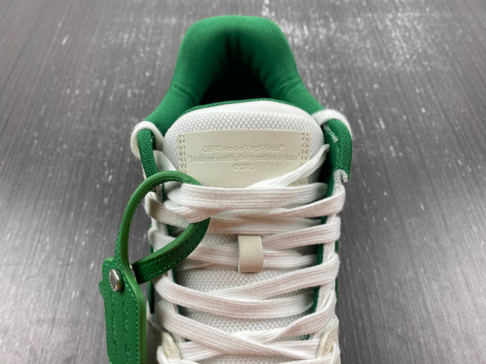 OFF-WHITE SNEAKER