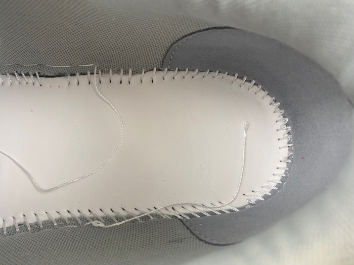 OFF-WHITE SNEAKER