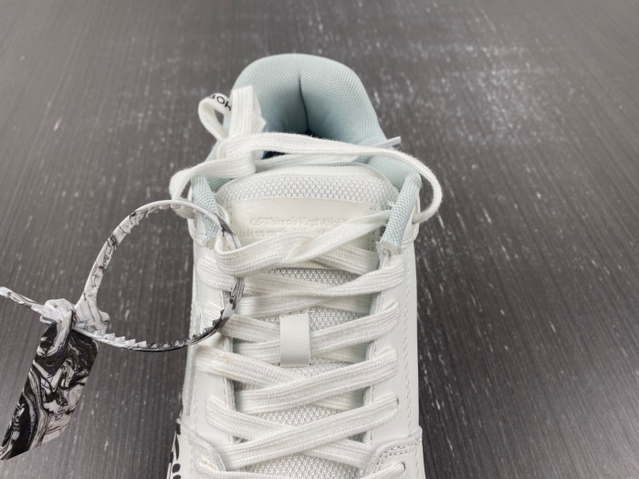 OFF-WHITE SNEAKER