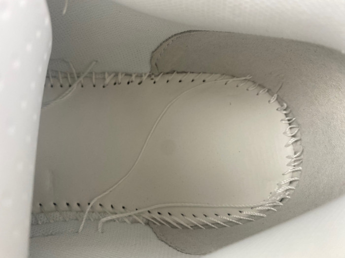 OFF-WHITE SNEAKER