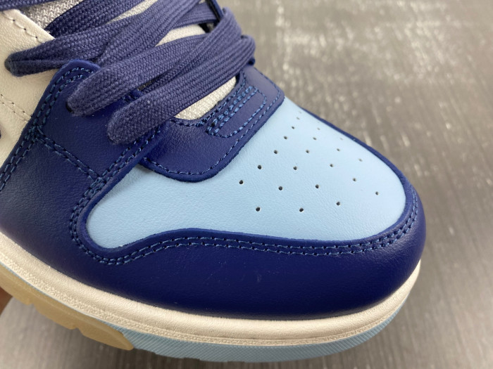 OFF-WHITE SNEAKER