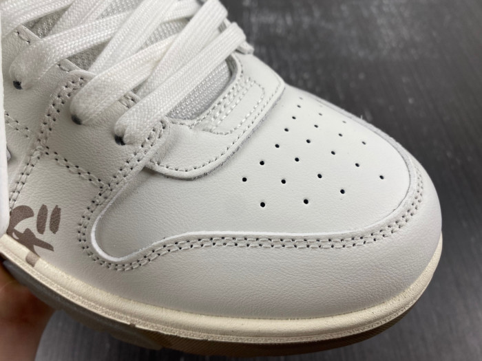 OFF-WHITE SNEAKER