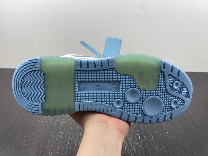 OFF-WHITE SNEAKER