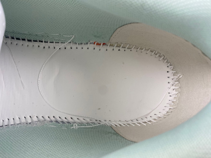 OFF-WHITE SNEAKER