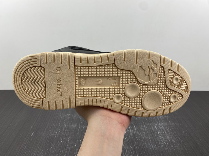 OFF-WHITE SNEAKER