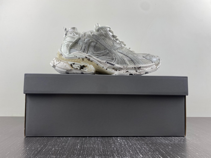 BLCG RUNNER SNEAKER 656065 W3RA9 9001