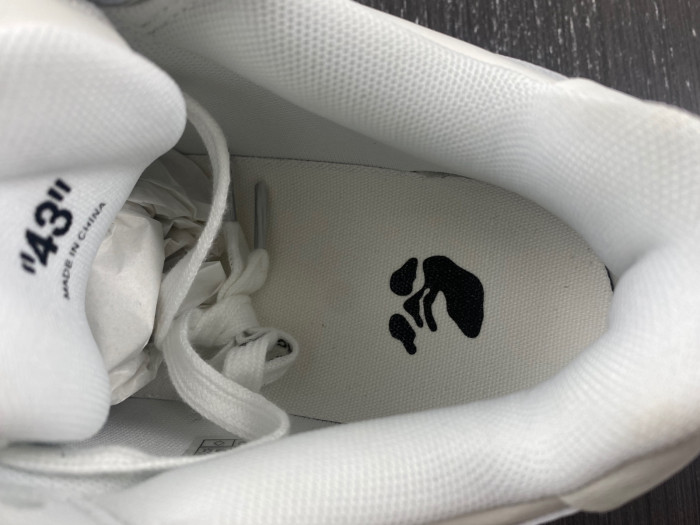 OFF-WHITE SNEAKER