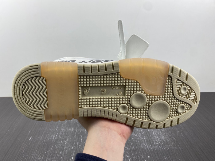 OFF-WHITE SNEAKER