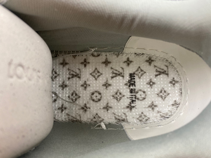 LV TRAINER SNEAKER