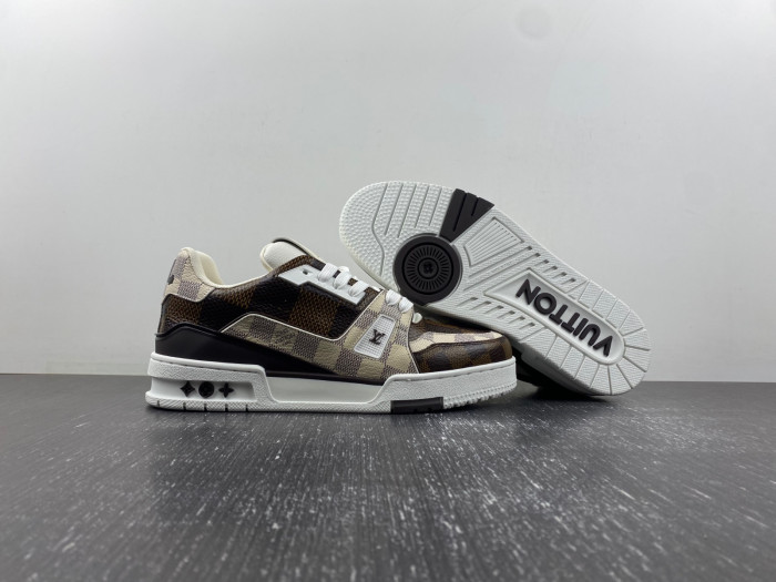 LV TRAINER SNEAKER