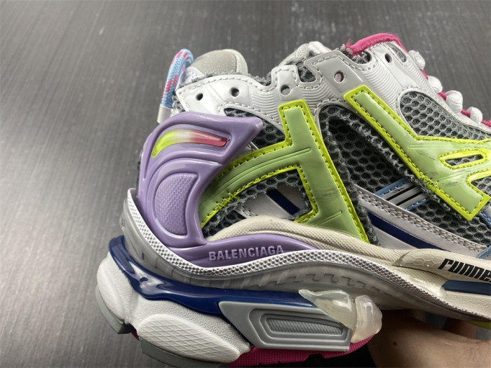 BLCG RUNNER SNEAKER 677403 W3RH5 0308