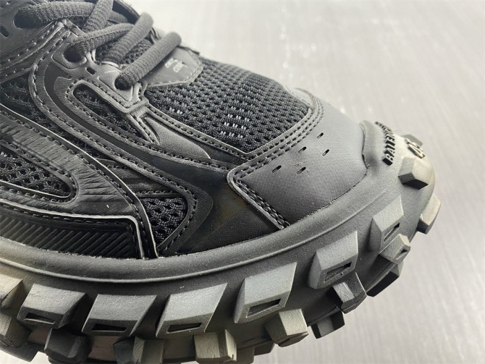 BLCG DEFENDER SNEAKER