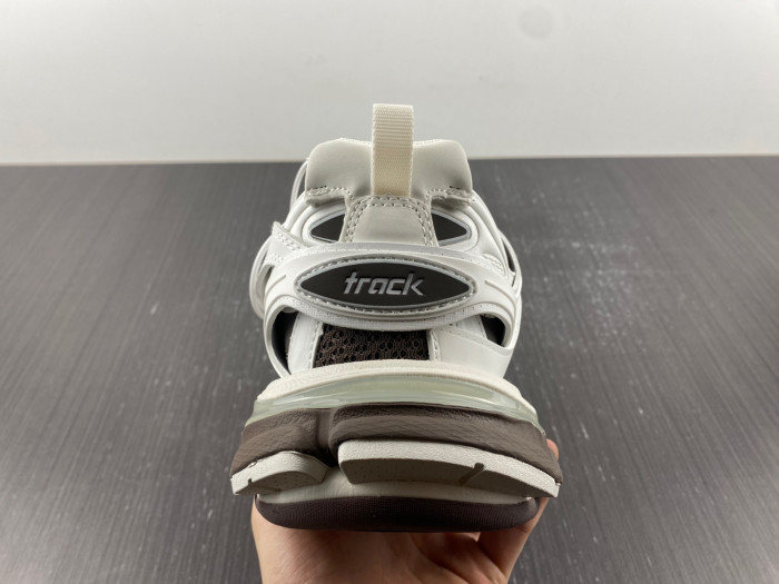 BLCG TRACK SNEAKER 542436 W5C82 6609