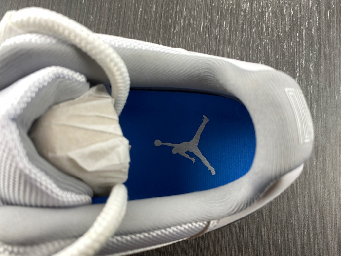 Air Jordan 11 Low “Cement Grey” AV2187-140