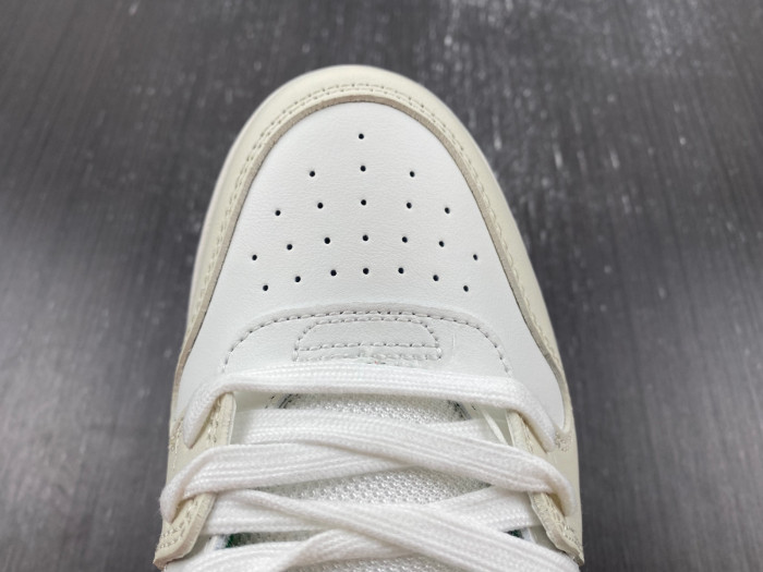 OFF-WHITE SNEAKER