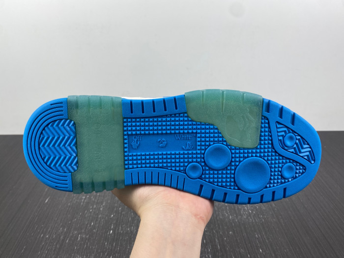 OFF-WHITE SNEAKER