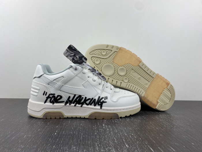 OFF-WHITE SNEAKER