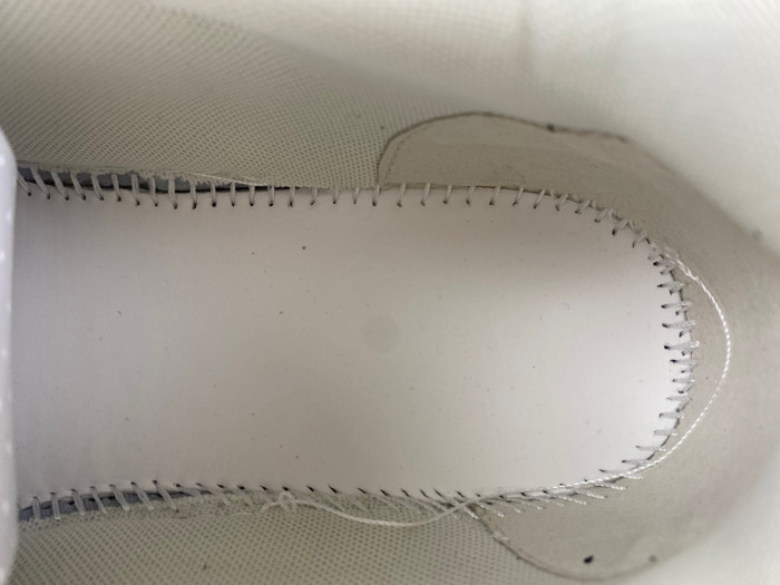 OFF-WHITE SNEAKER