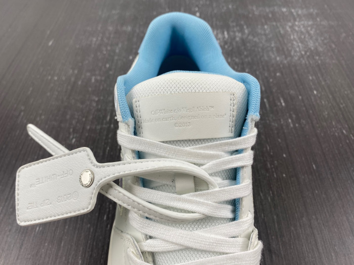 OFF-WHITE SNEAKER