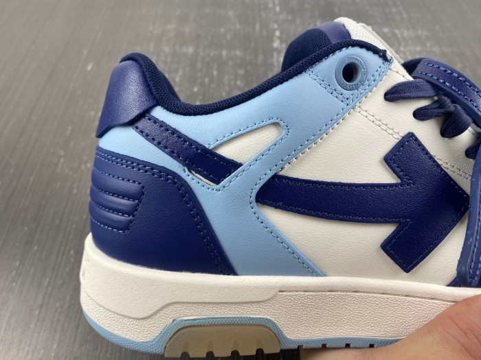 OFF-WHITE SNEAKER