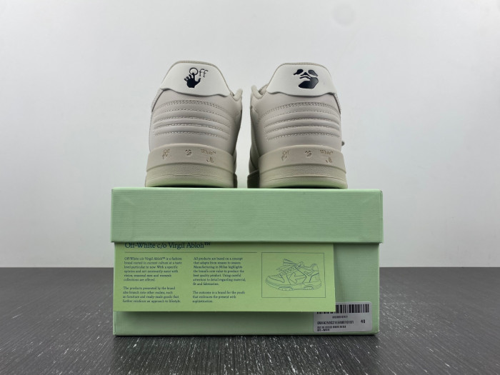OFF-WHITE SNEAKER