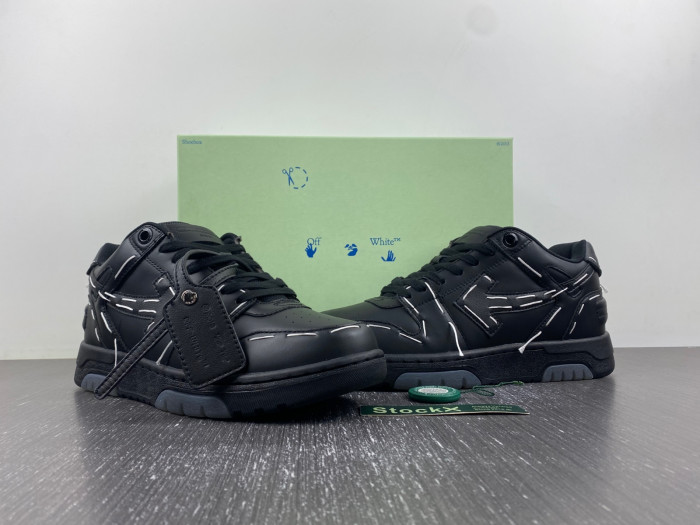 OFF-WHITE SNEAKER