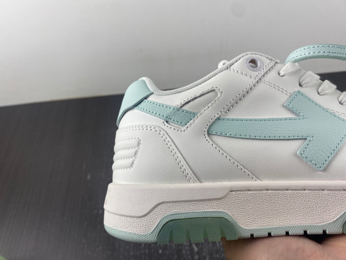 OFF-WHITE SNEAKER