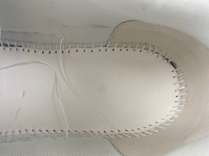OFF-WHITE SNEAKER
