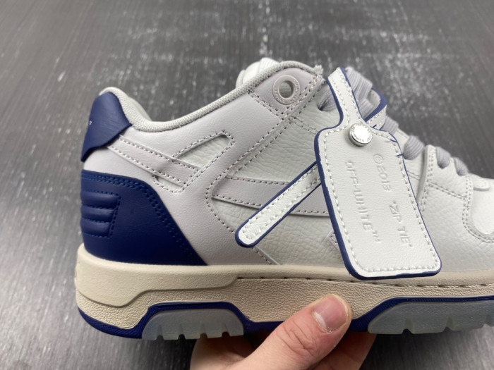 OFF-WHITE SNEAKER