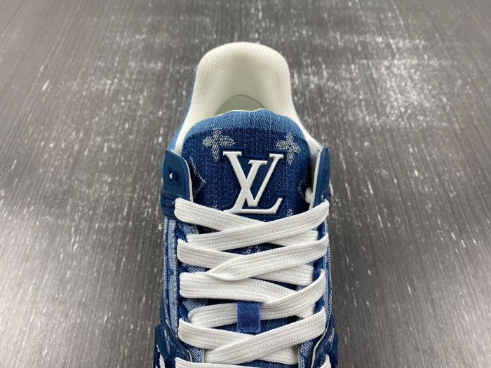 LV TRAINER SNEAKER