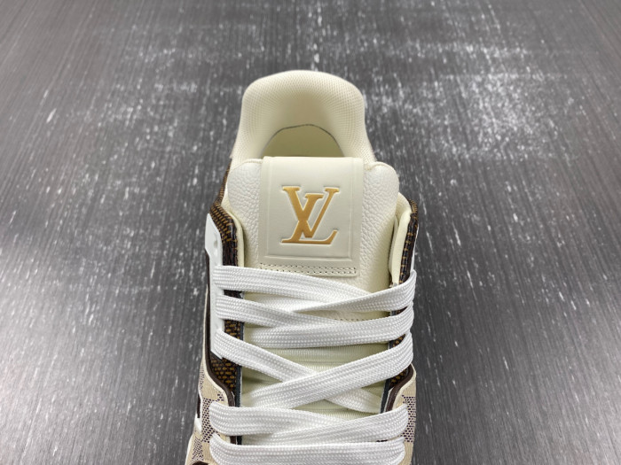 LV TRAINER SNEAKER