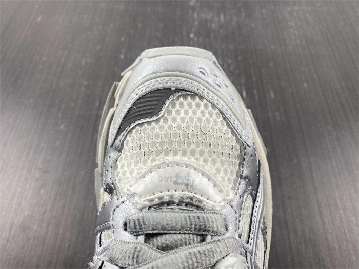 BLCG RUNNER SNEAKER 677402 W3RBL 8100