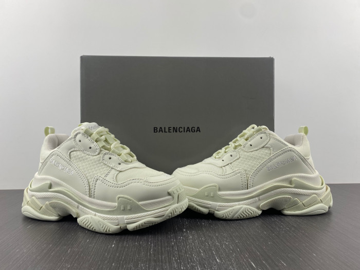 BLCG TRIPLE S SNEAKER 524039 W2CR5 9001