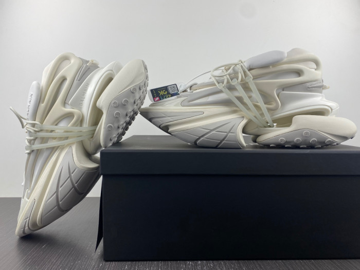 BALMAIN LEATHER UNICORN LOW-TOP SNEAKER