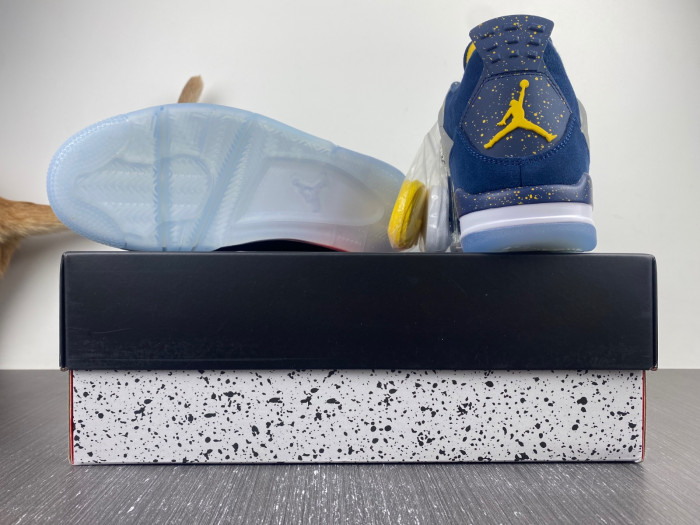 Air Jordan 4 Retro Michigan (PE) AJ4-1036660