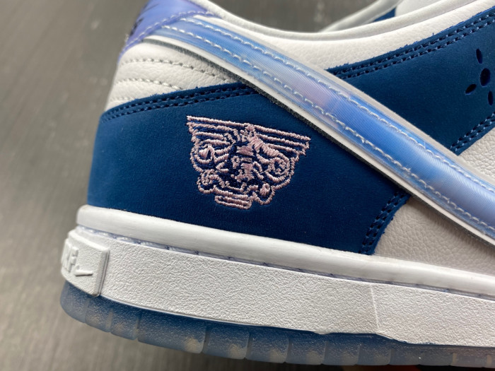 Born x Raised x Nike SB Dunk Low FN7819-400