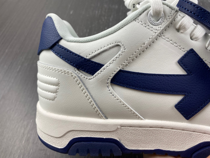OFF-WHITE SNEAKER