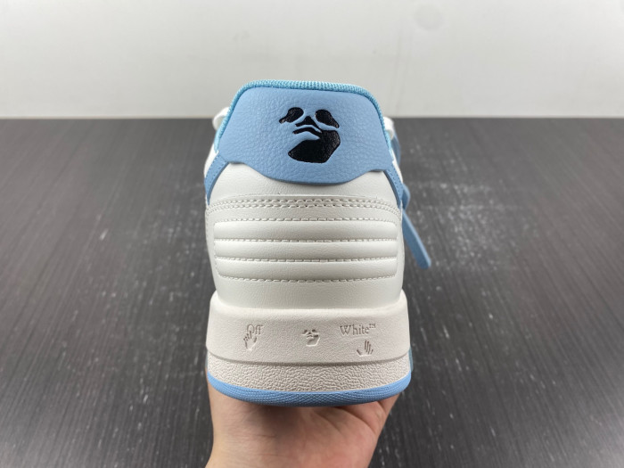 OFF-WHITE SNEAKER